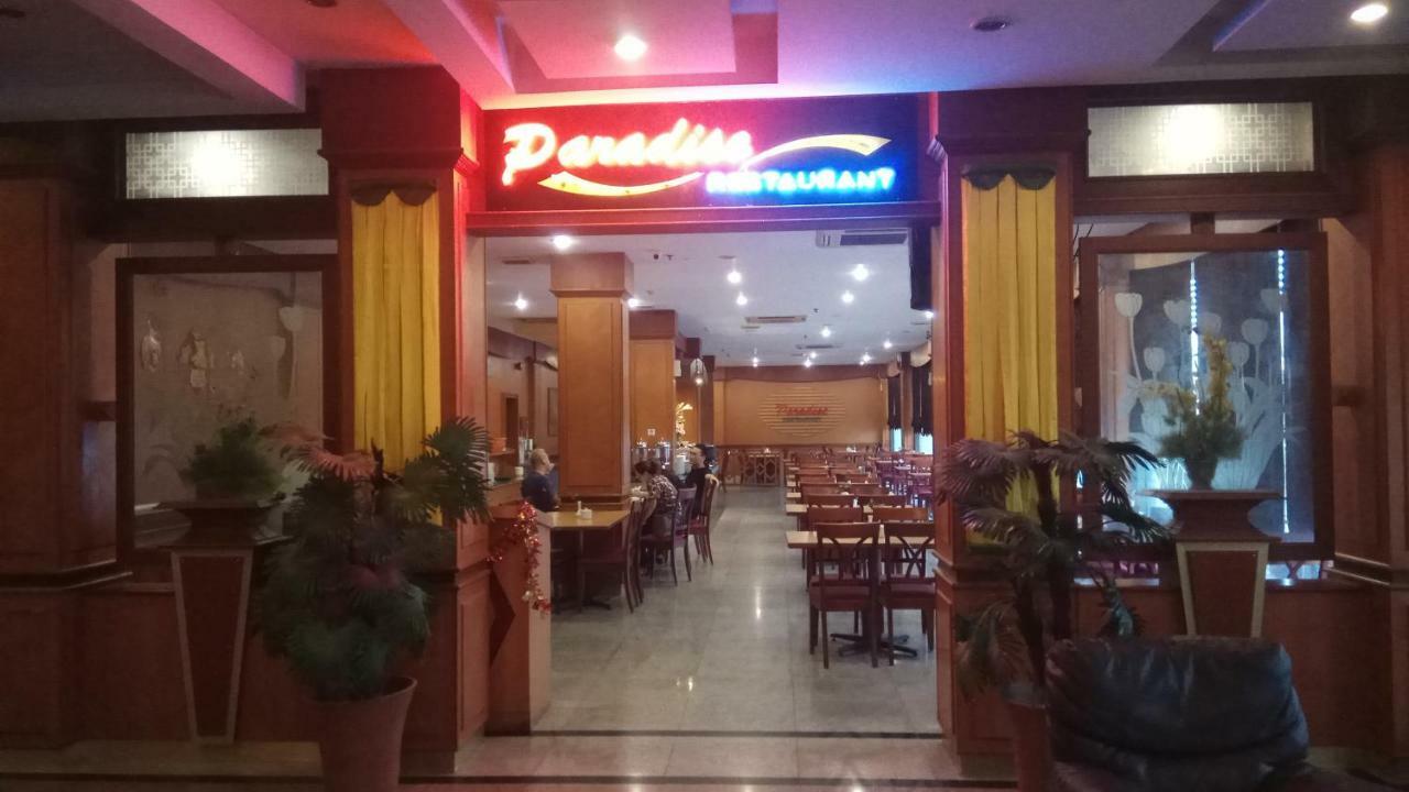 Utama Hotell Batam Exteriör bild