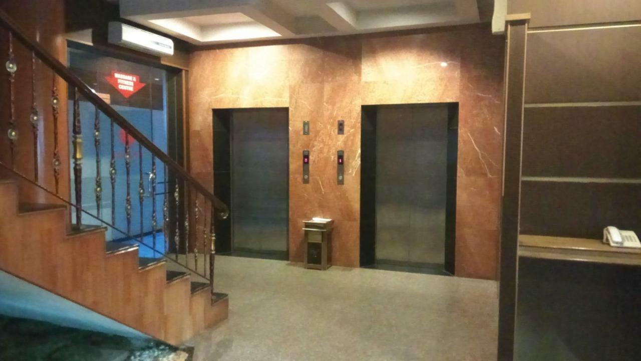 Utama Hotell Batam Exteriör bild