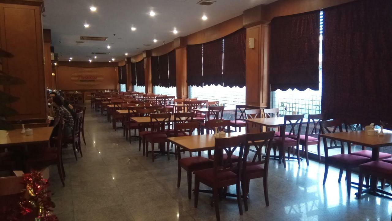 Utama Hotell Batam Exteriör bild
