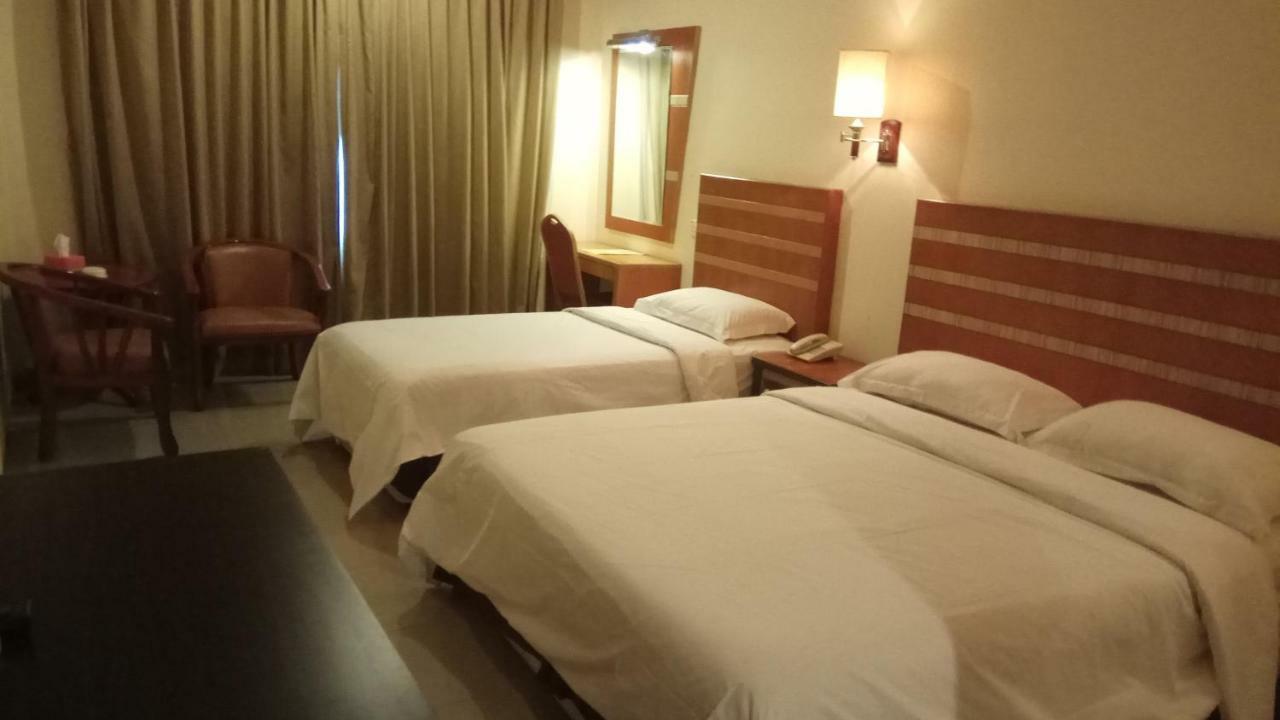 Utama Hotell Batam Rum bild