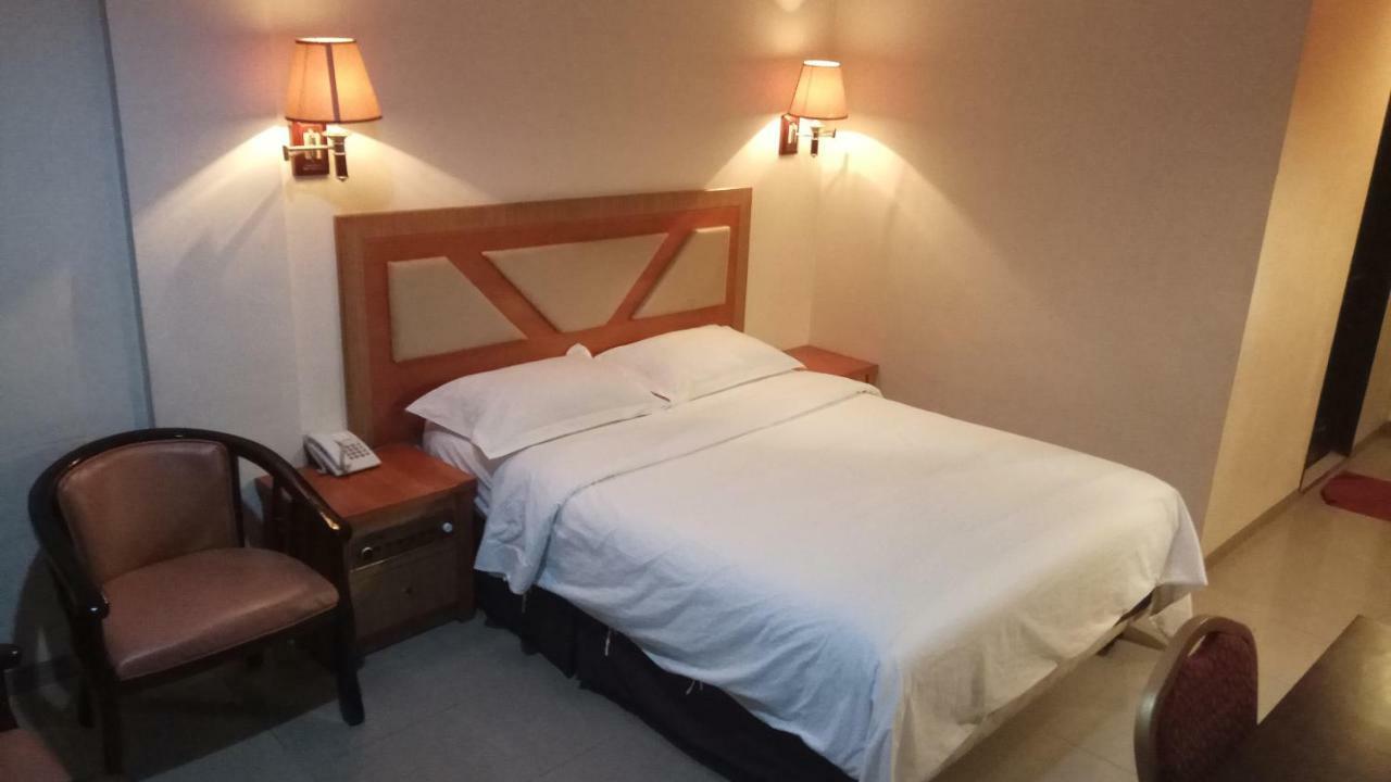 Utama Hotell Batam Rum bild